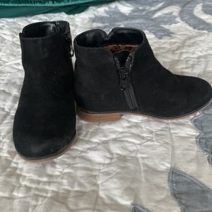 Black felt boots in EUC